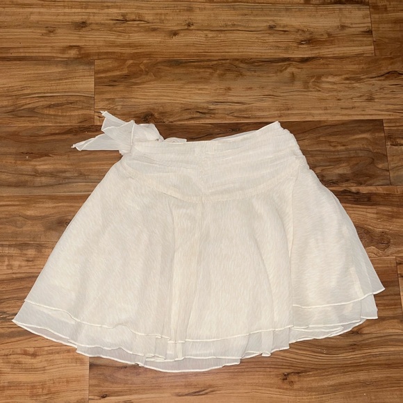 Cream colored Aerie summer skirt - Picture 2 of 3